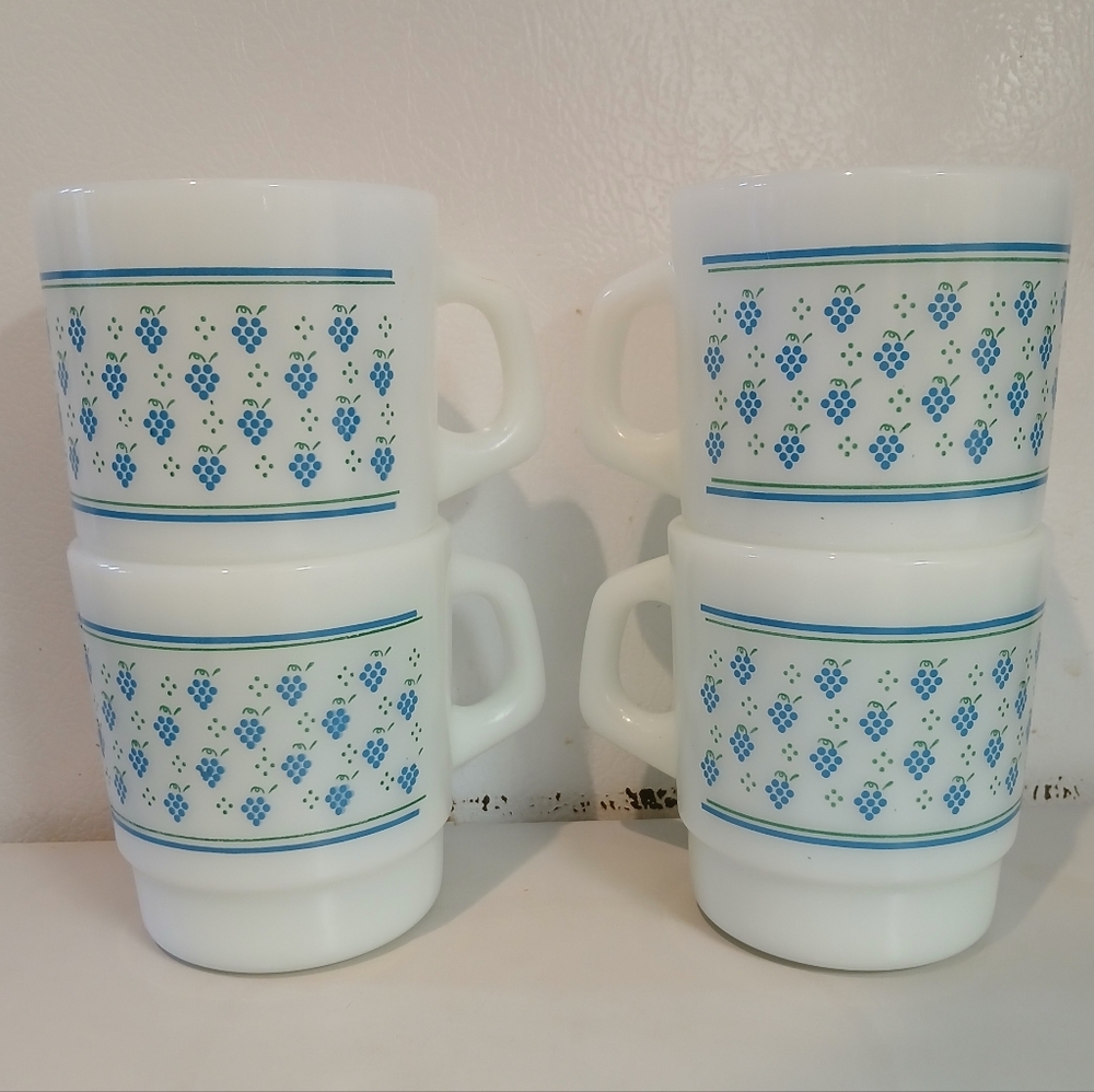 Vtg Termocrisa Mexico Blue Grapes Stacking Milk Glass Coffee Mugs Tea Set of 4
